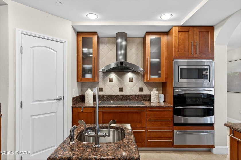 THIS LEADING LUXURY COASTAL CONDOMINIUM ESTATE UNVEILS A DREAM - photo 25