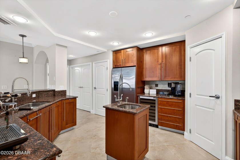 THIS LEADING LUXURY COASTAL CONDOMINIUM ESTATE UNVEILS A DREAM - photo 28