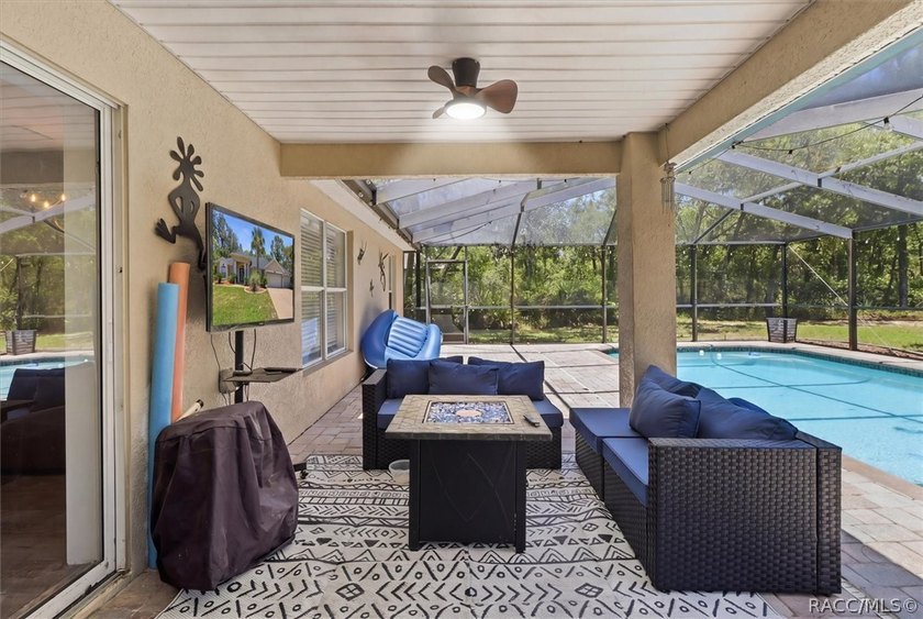 Pool Home on a Cul-De-Sac with new roof and A/C Welcome to this - photo 33