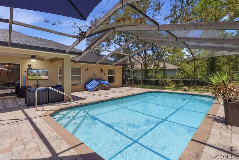 Pool Home on a Cul-De-Sac with new roof and A/C Welcome to this - photo 37