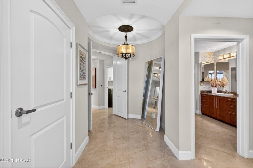 THIS LEADING LUXURY COASTAL CONDOMINIUM ESTATE UNVEILS A DREAM - photo 54