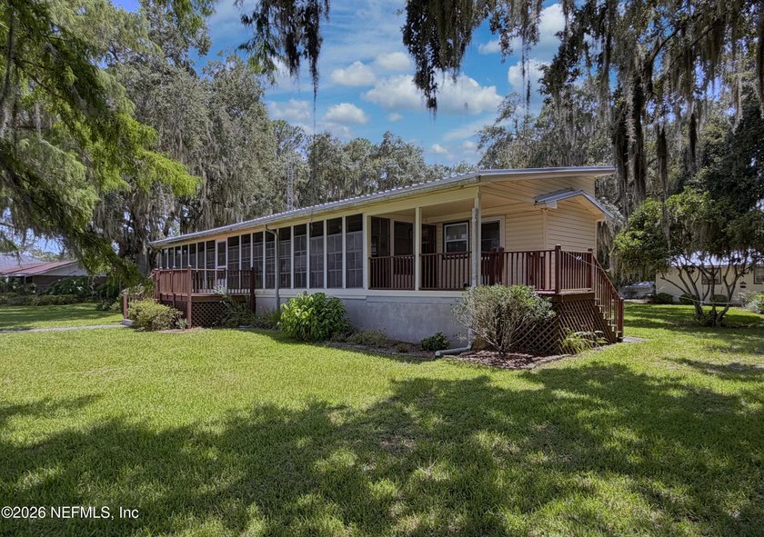 Beautiful retreat on the St. Johns River. Country setting that - photo 6