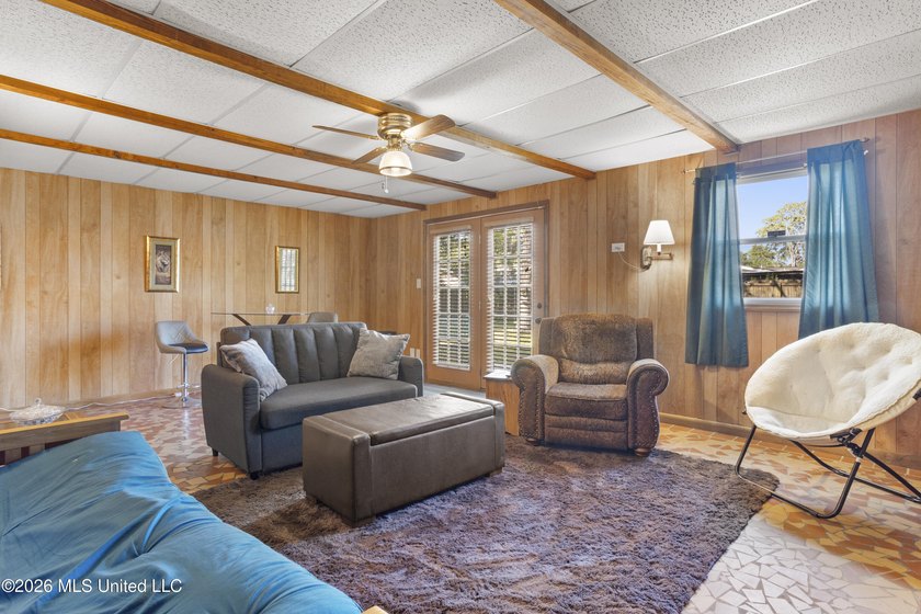 Great home with all new roof, water heater, and a/c. Well - photo 16