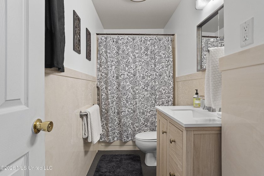 Great home with all new roof, water heater, and a/c. Well - photo 20