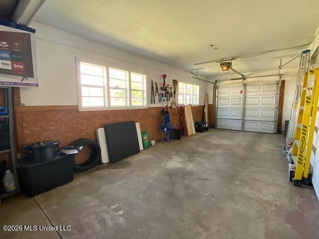 Great home with all new roof, water heater, and a/c. Well - photo 28