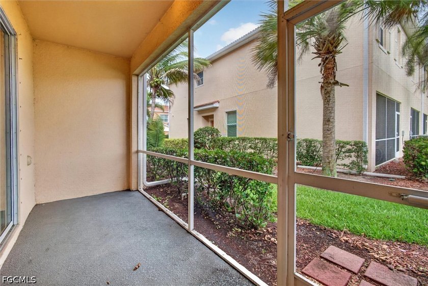 Stunning lake views, nearly 2,000 sq ft, and an unbeatable - photo 45