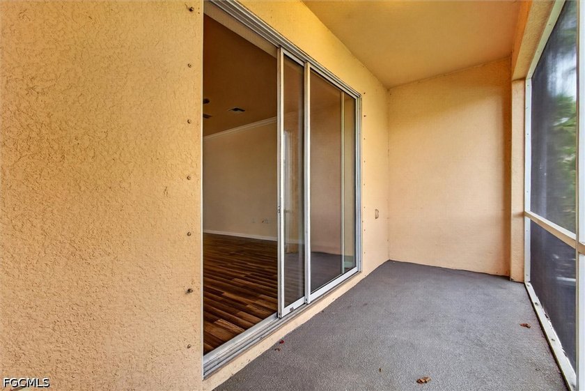 Stunning lake views, nearly 2,000 sq ft, and an unbeatable - photo 46