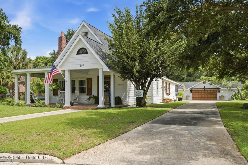 A Rare Gulf Coast Treasure Where Timeless Charm Meets Modern - photo 2