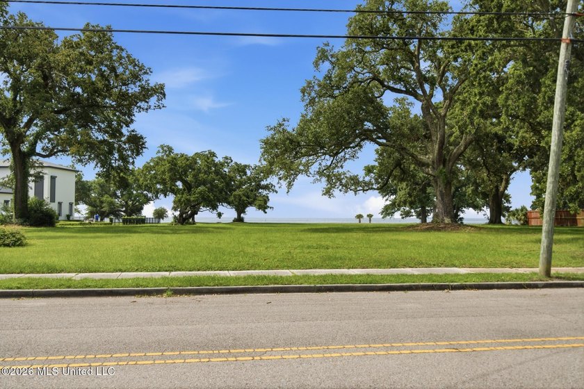 A Rare Gulf Coast Treasure Where Timeless Charm Meets Modern - photo 7