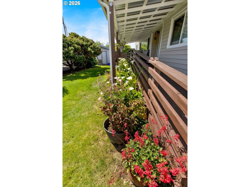 Huge price drop! Home sold as is and in need of some repairs - photo 4