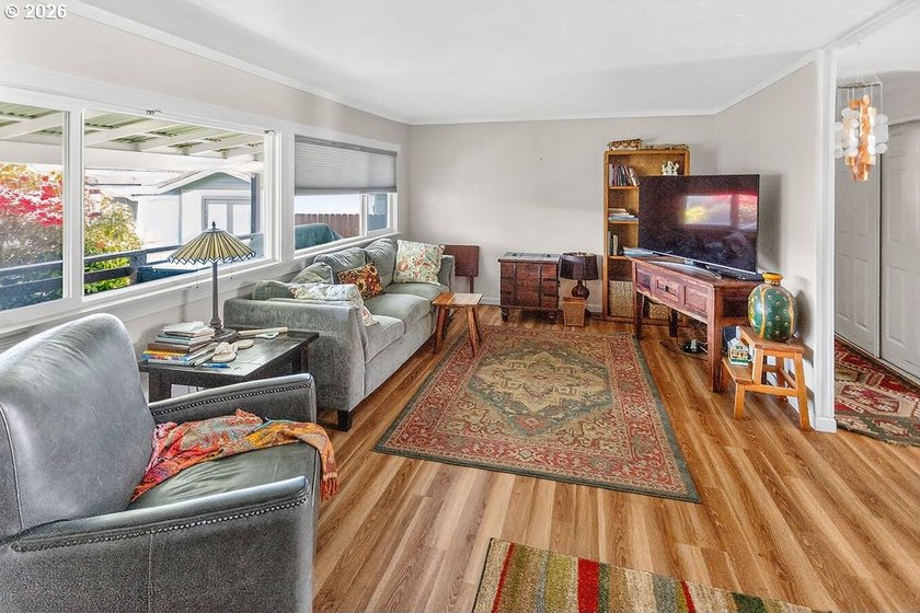 Huge price drop! Home sold as is and in need of some repairs - photo 9