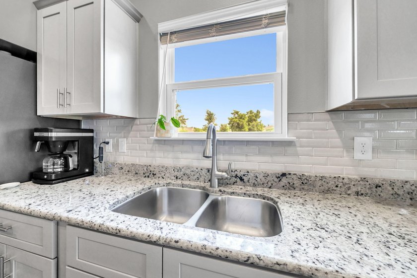 Looking for a move-in-ready home in Freeport close to 30A, South - photo 13