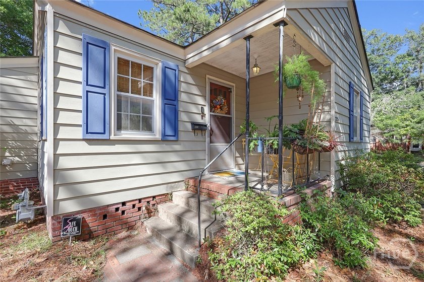 Located in Savannah's vibrant &amp; artsy Victory Heights - photo 3