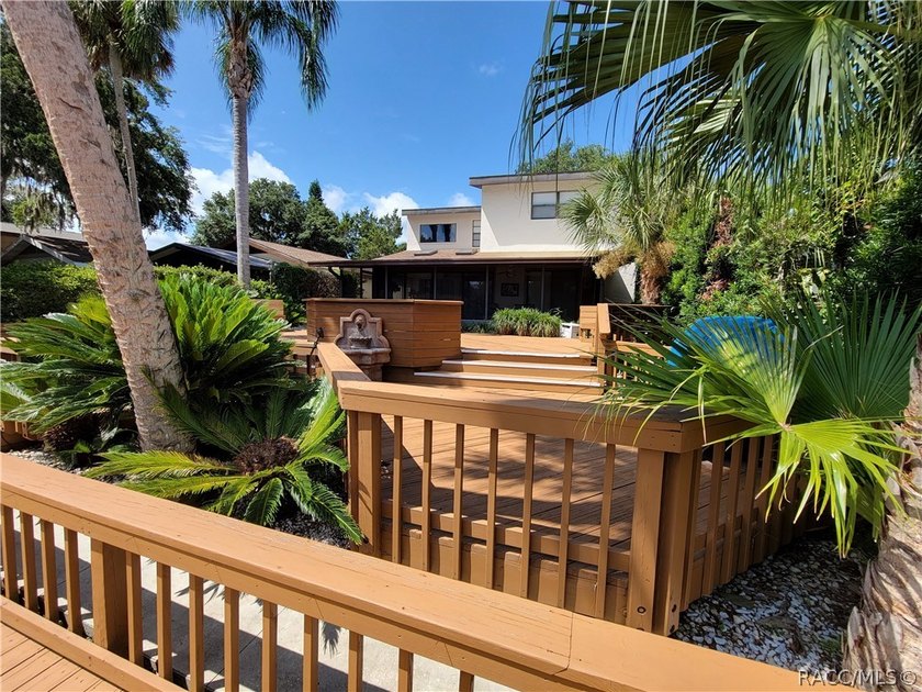 Looking for a great opportunity to live on the water in a - photo 4