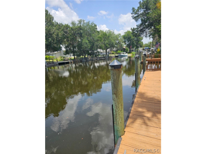 Looking for a great opportunity to live on the water in a - photo 6