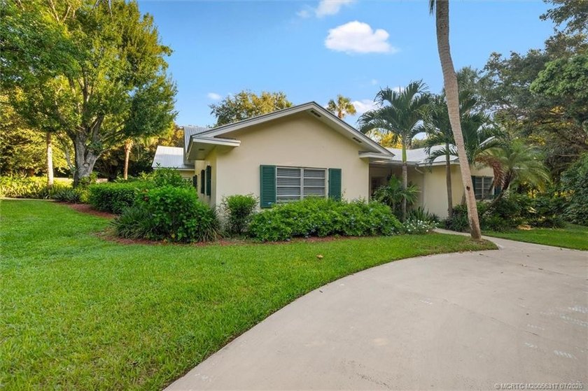 Discover this corner lot home in beautiful &amp; desirable Sewall's - photo 3