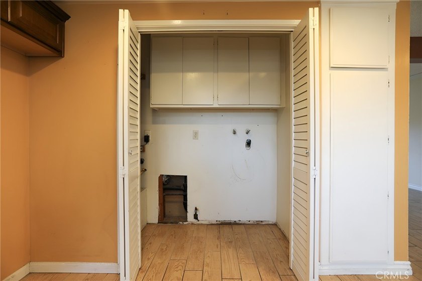 Welcome to Midtown Village! This 3-bedroom, 1.5-bath PUD offers - photo 9