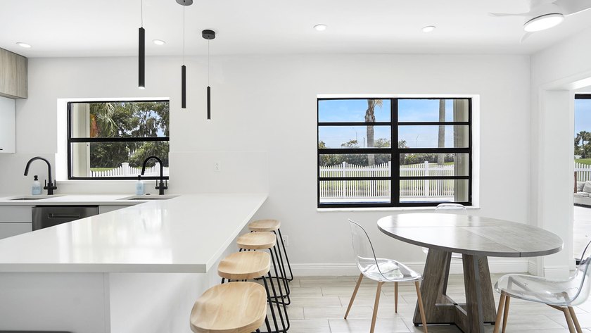 Stunning fully renovated 5-bedroom, 3-bathroom home in the - photo 43