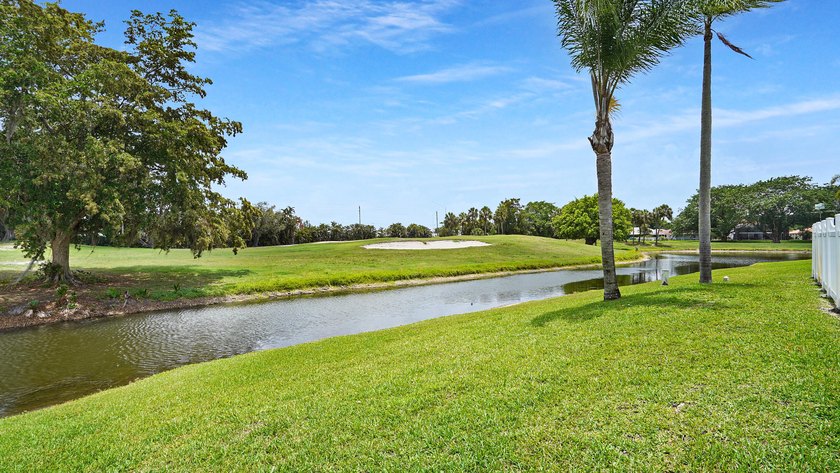Stunning fully renovated 5-bedroom, 3-bathroom home in the - photo 53