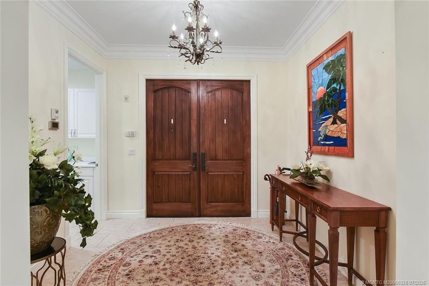 Gorgeous 2 BR, 2 BA condo boasts sophistication and luxury - photo 4