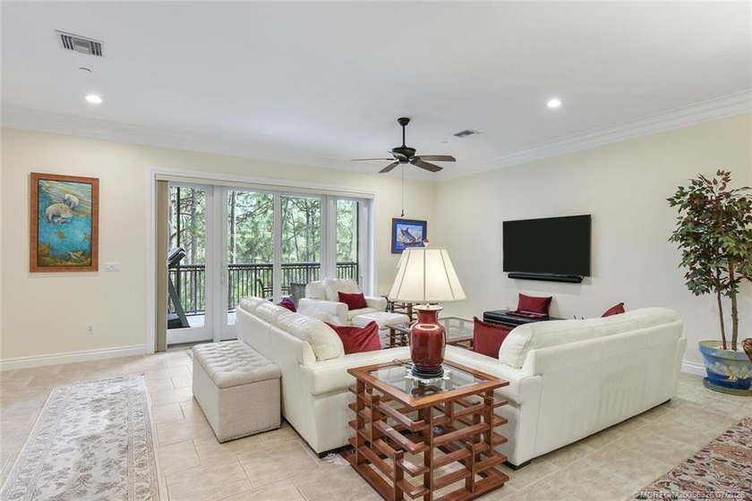 Gorgeous 2 BR, 2 BA condo boasts sophistication and luxury - photo 8