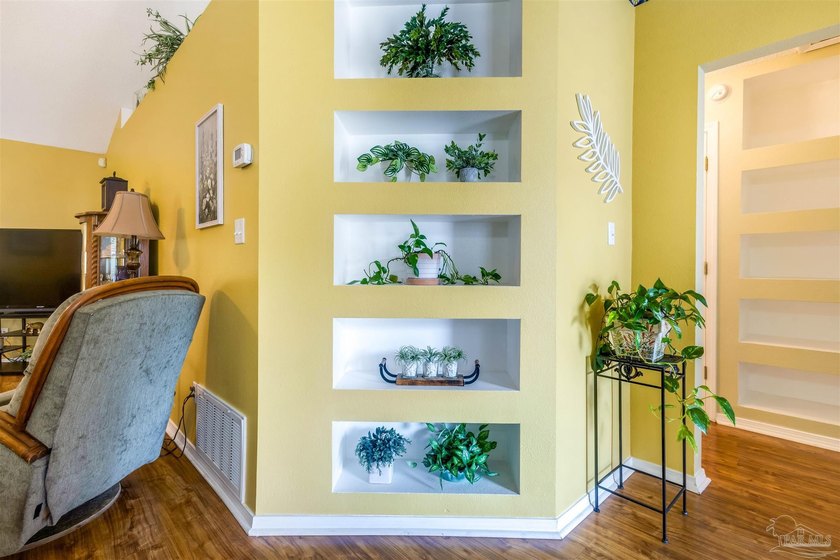 Come see this gorgeous, well-maintained home in North Pensacola! - photo 11