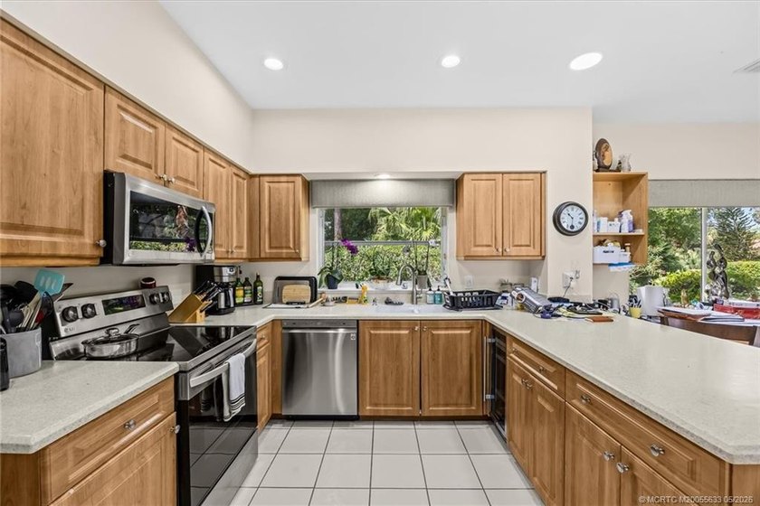Resort-style living in Harbour Ridge Yacht &amp; Country Club with - photo 16