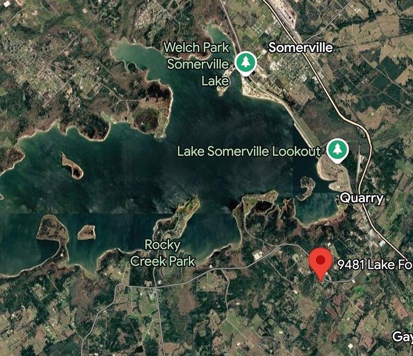 Located just minutes from Lake Somerville, this 2-bedroom - photo 5