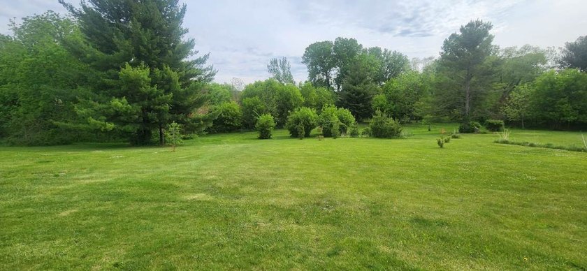 Beautiful 3-bedroom home featuring 2 ensuite bathrooms and a - photo 6
