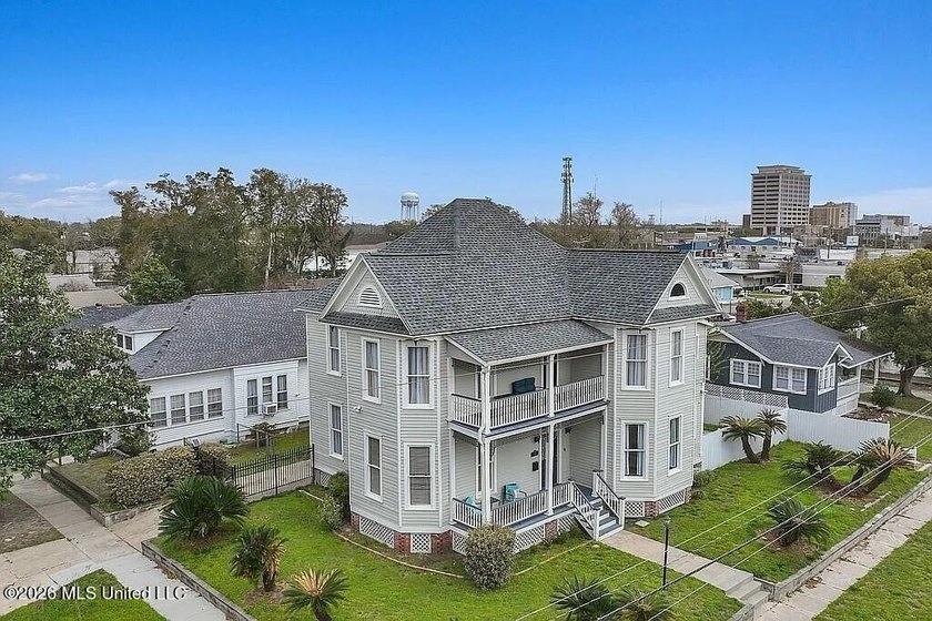 Experience the perfect blend of timeless Victorian elegance and - photo 5