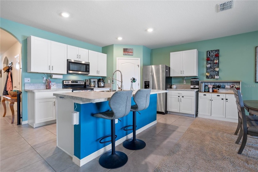 Under contract-accepting backup offers. *SELLER OFFERING UP TO - photo 6