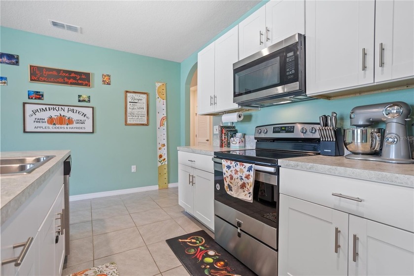 Under contract-accepting backup offers. *SELLER OFFERING UP TO - photo 10