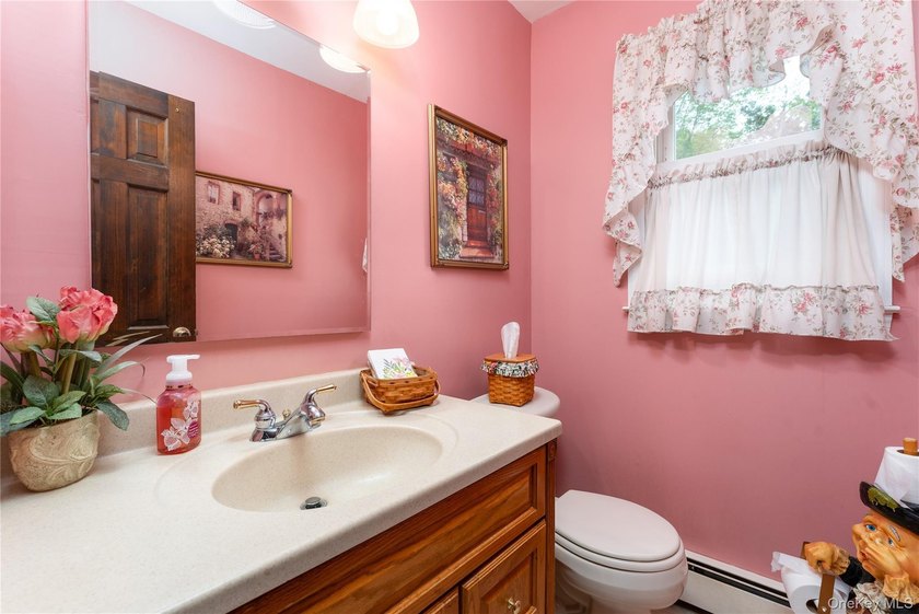 Welcome to this beautiful 4-bedroom, 2.5-bath Colonial located - photo 12
