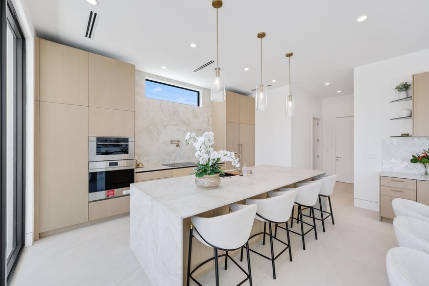Brand-new modern waterfront estate offering the ultimate South - photo 13