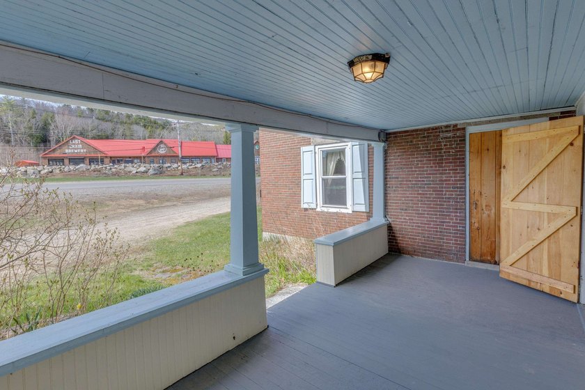 The Circle House - Plymouth, NH! Historic 1850s brick farmhouse - photo 14