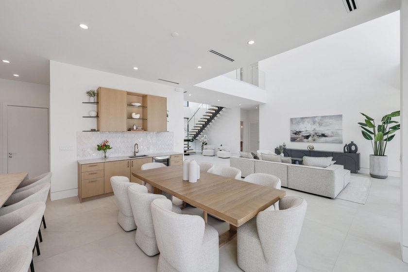 Brand-new modern waterfront estate offering the ultimate South - photo 19