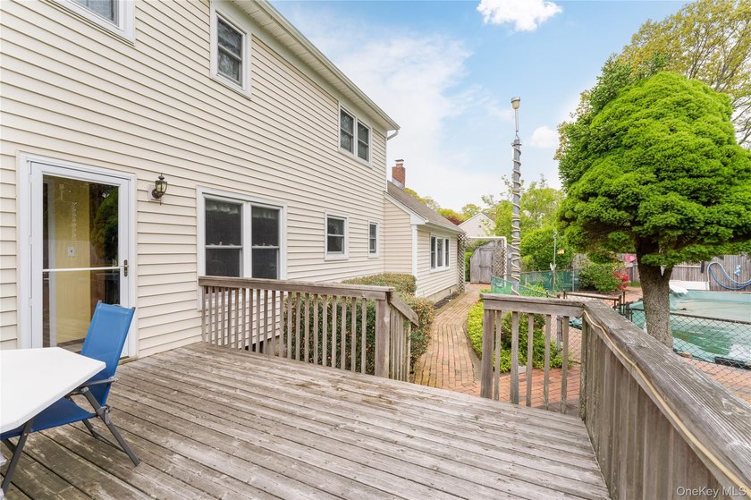 Welcome to this beautiful 4-bedroom, 2.5-bath Colonial located - photo 22