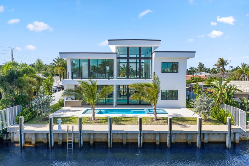 Brand-new modern waterfront estate offering the ultimate South - photo 26