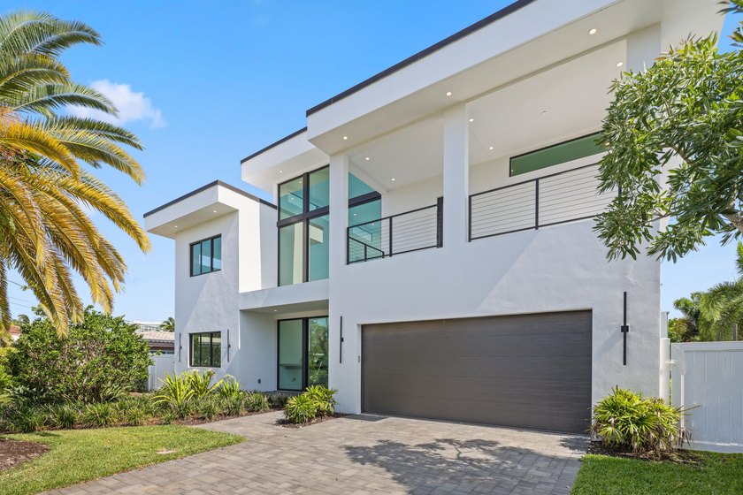 Brand-new modern waterfront estate offering the ultimate South - photo 27
