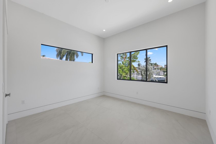 Brand-new modern waterfront estate offering the ultimate South - photo 29