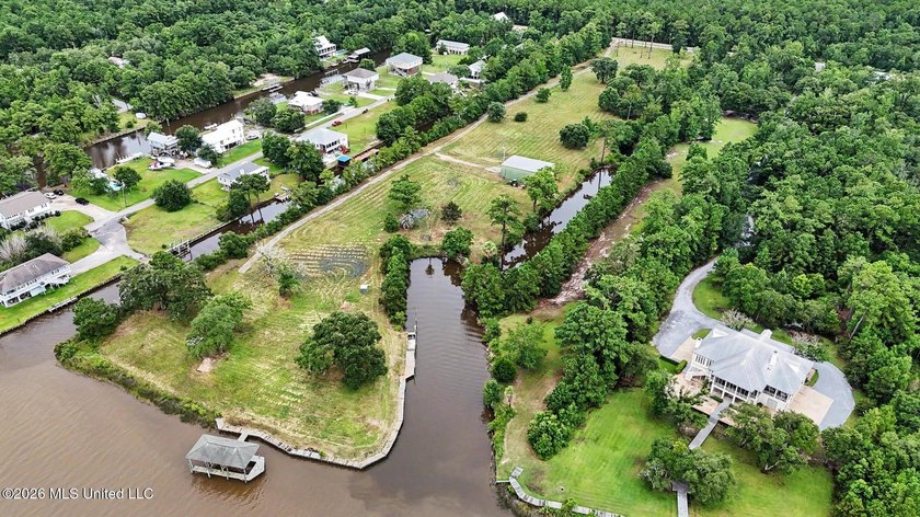 Discover a rare opportunity to own 12.65 acres of waterfront - photo 2