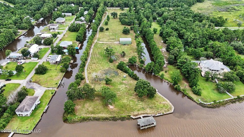 Discover a rare opportunity to own 12.65 acres of waterfront - photo 5