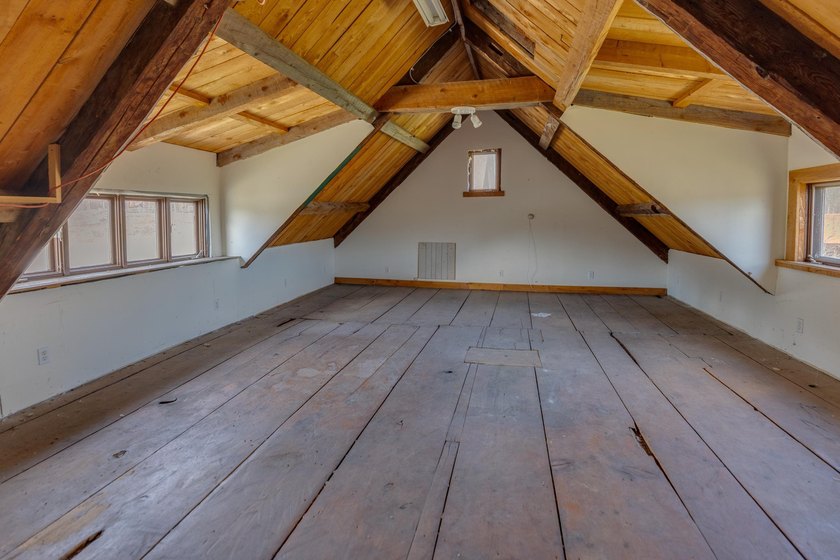 The Circle House - Plymouth, NH! Historic 1850s brick farmhouse - photo 36