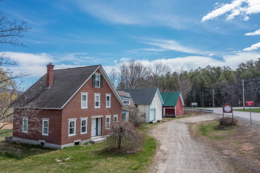 The Circle House - Plymouth, NH! Historic 1850s brick farmhouse - photo 40