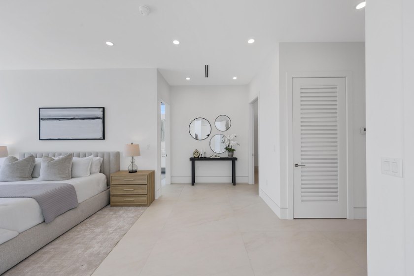 Brand-new modern waterfront estate offering the ultimate South - photo 40