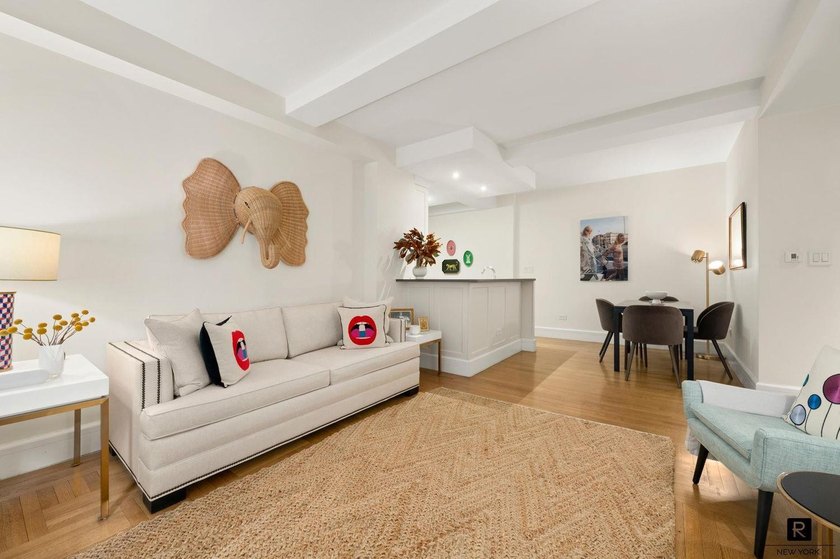 Just listed. Masterfully Renovated Prewar One-Bedroom at The - photo 2