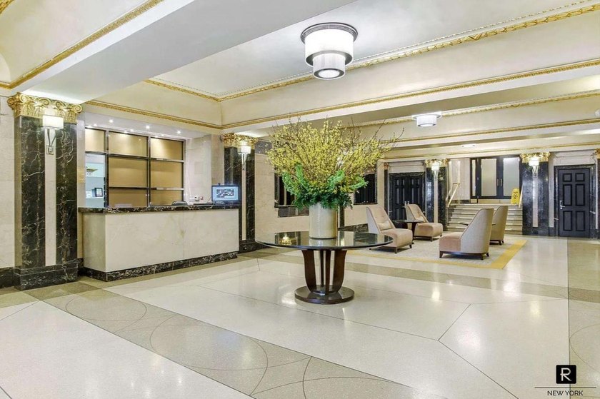 Just listed. Masterfully Renovated Prewar One-Bedroom at The - photo 8