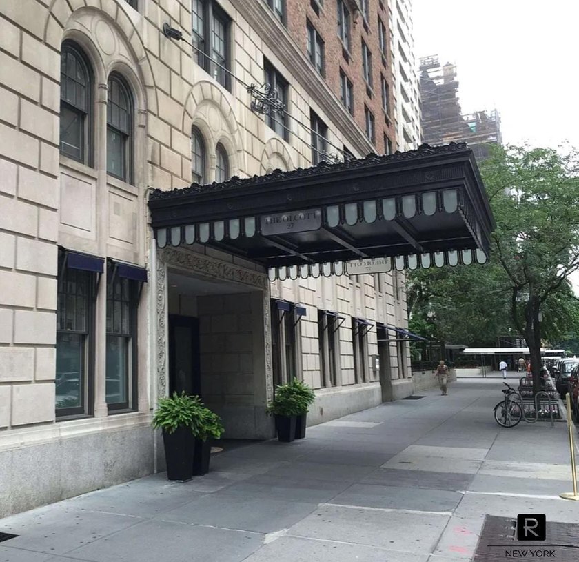 Just listed. Masterfully Renovated Prewar One-Bedroom at The - photo 10