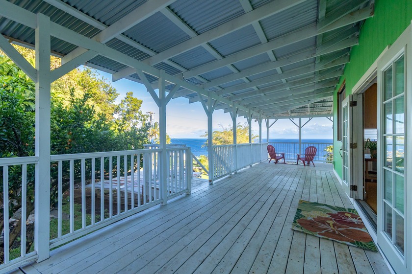 This classic Hawaiian plantation home overlooking Laupahoehoe - photo 22
