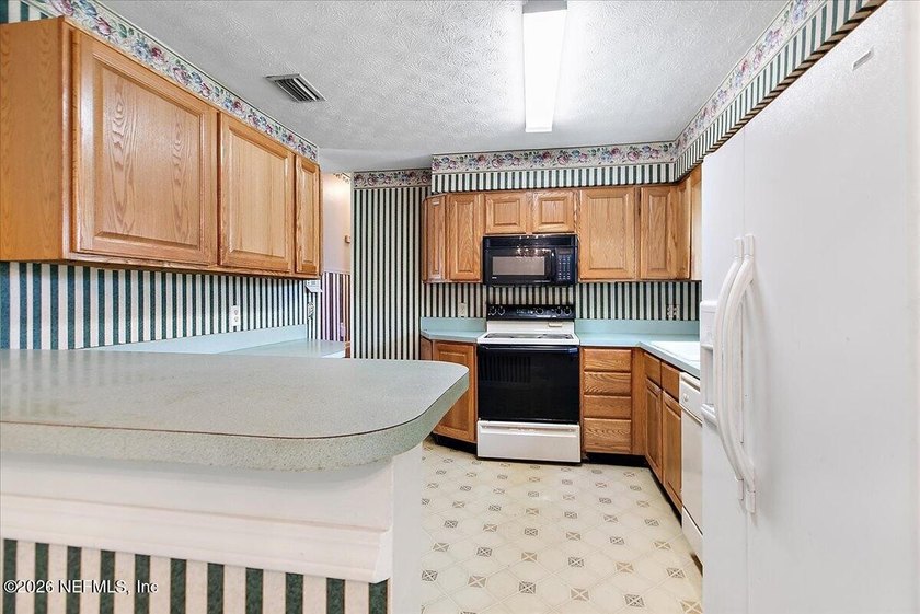This ''AS-IS'' home on a quiet Cul-de-Sac was loved dearly by - photo 5